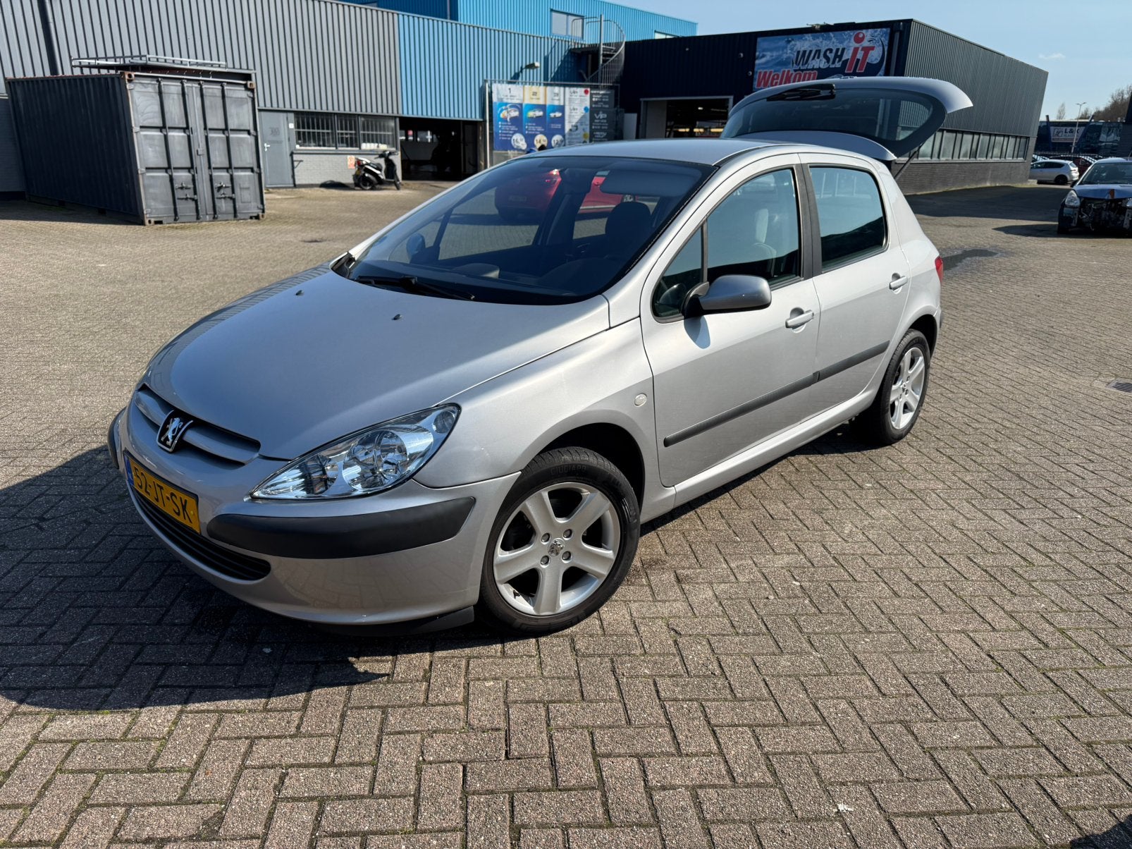 Peugeot 307 2.0 16V 5DR 2002 Grijs, 136 pk, 625 kg, 4 cilinders, 1194 kg