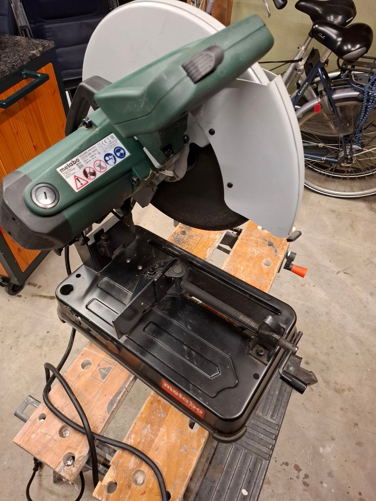 Metabo afkortzaag metaal (1 keer gebruikt), Doe-het-zelf en Verbouw, Gereedschap | Zaagmachines, Ophalen, 70 mm of meer, Zo goed als nieuw