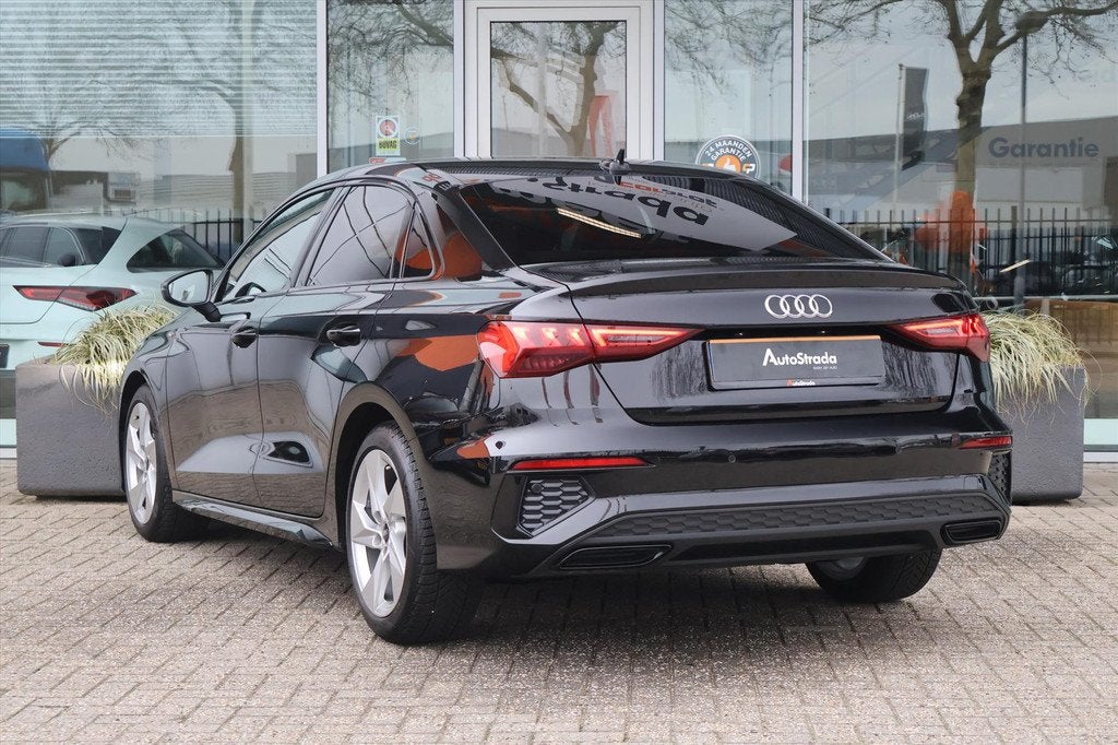 Audi A3 Limousine 35 S-Line TFSI 150pk | B&O Audio | Climate, Auto's, 4 cilinders, Leder en Stof, Zwart, Origineel Nederlands