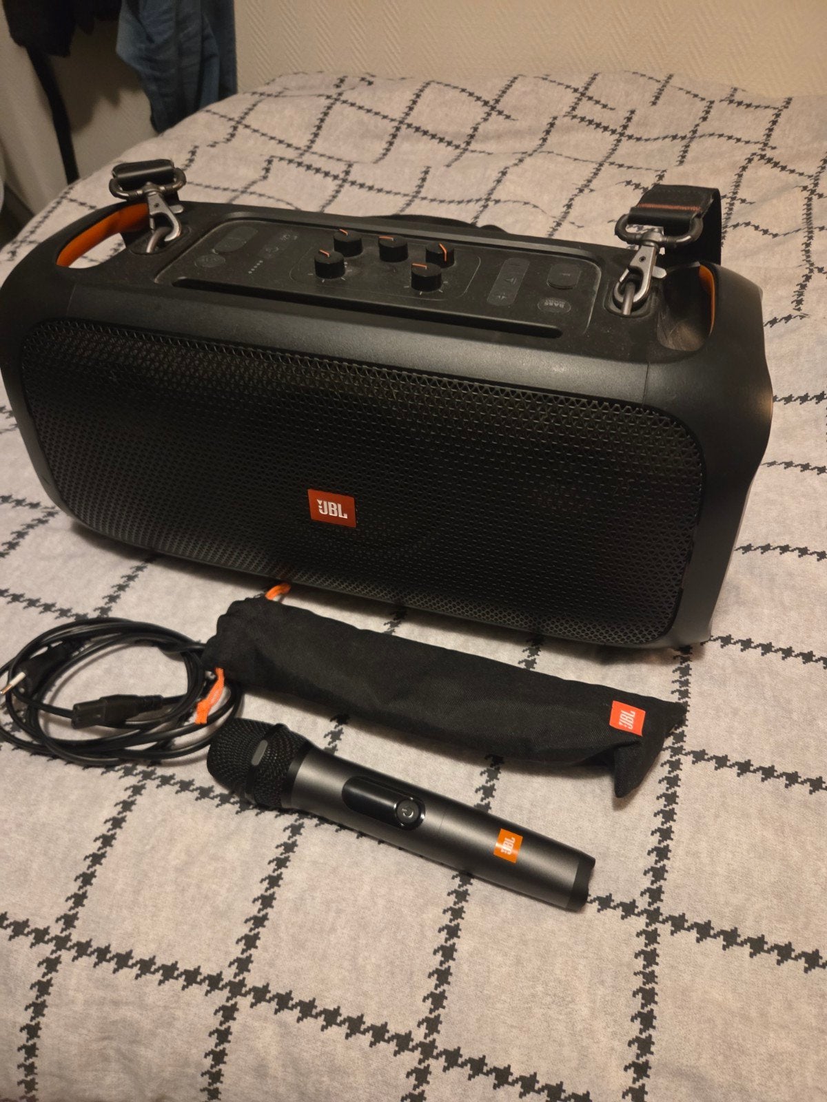 Foto 3 van JBL PartyBox On-The-Go Draagbare Party Speaker met Microfoon
