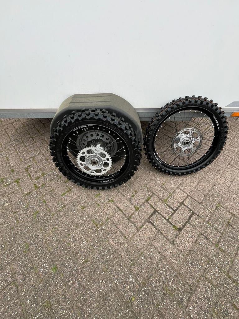 Set wielen KTM sxf 350 2025, Ophalen of Verzenden, Zo goed als nieuw