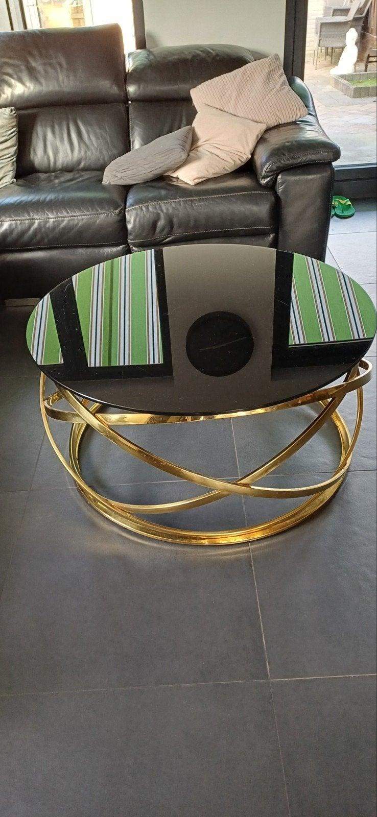 Salontafel met zwart glazen blad en gouden onderstel, Ophalen, 100 tot 150 cm, 50 tot 100 cm, Zo goed als nieuw