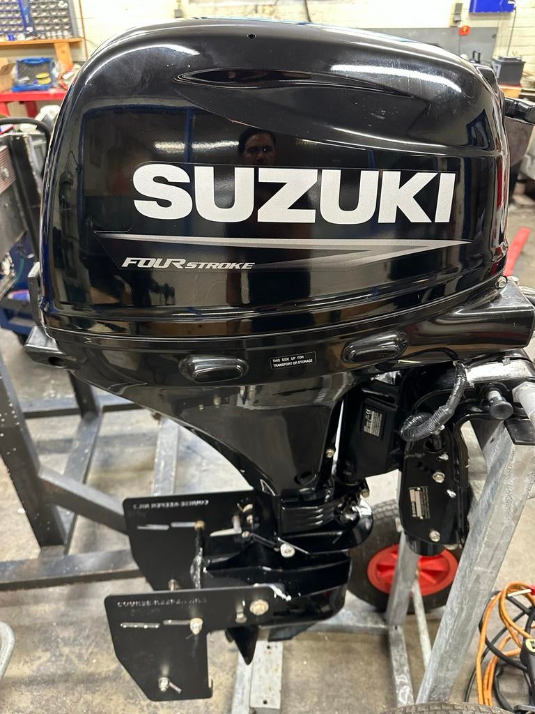 Suzuki 20 pk 2022 powertrim kortstaart Elekt.start NIEUW, Ophalen, 10 tot 30 pk, Viertaktmotor, Zo goed als nieuw