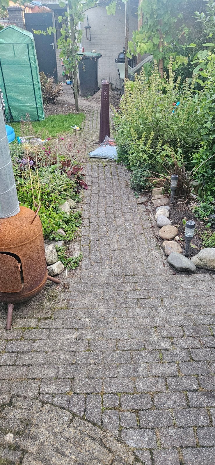 GRATIS AFHALEN op 06-08 . +/- 25m2 gemengde betonnen klinker, Tuin en Terras, Ophalen, Gebruikt, Klinkers, 10 m² of meer
