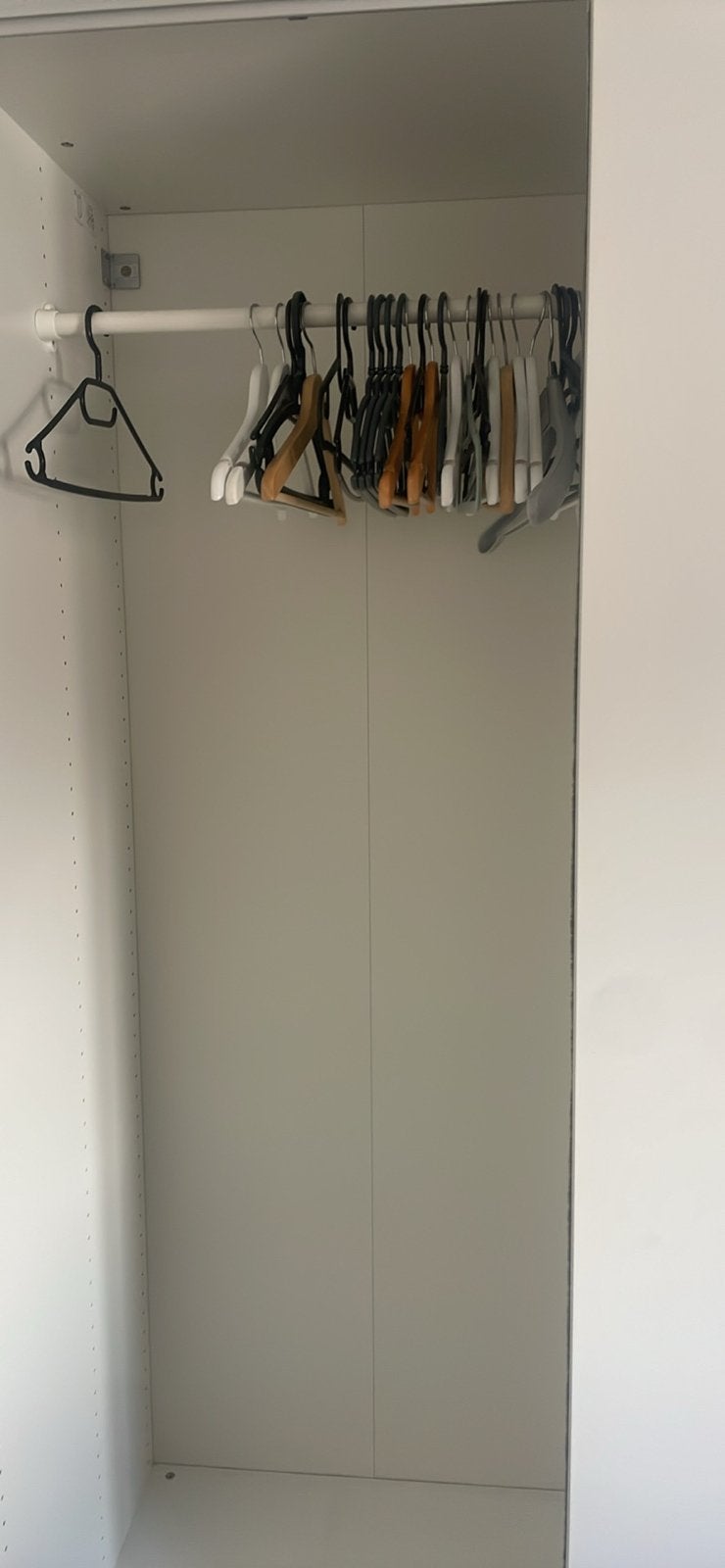 Witte kledingkast met schuifdeuren - 200x150x60cm, Ophalen, Met plank(en), Gebruikt, 100 tot 150 cm