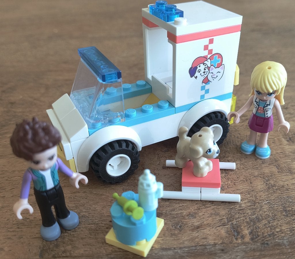 Lego Friends - Pet Clinic Ambulance (41694), Ophalen of Verzenden, Gebruikt, Complete set, Lego