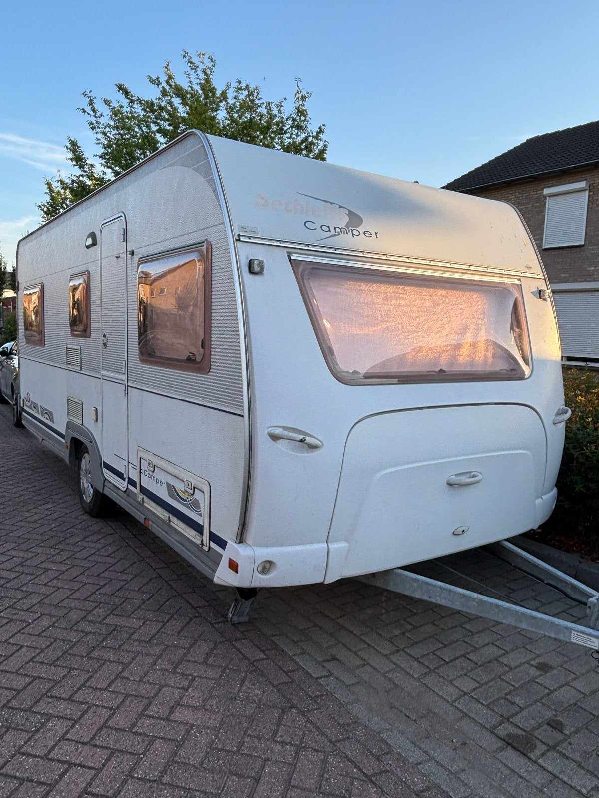 Dethleffs Camper met stapelbed en rondzit waarvan vast bed, Stapelbed, Rondzit, Particulier, Dethleffs