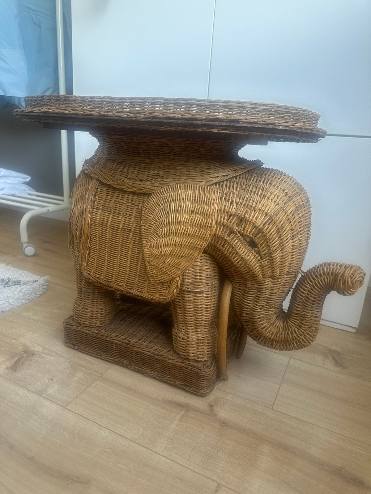 Mooie rotan bijzettafel voor terras, balkon of woonkamer, Huis en Inrichting, Tafels | Bijzettafels, Overige materialen, Gebruikt