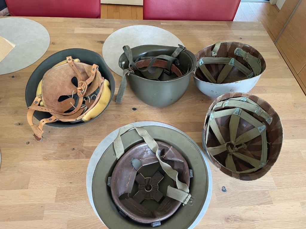 5x militaire helm, Verzamelen, Militaria | Tweede Wereldoorlog, Ophalen, Nederland, Helm of Baret