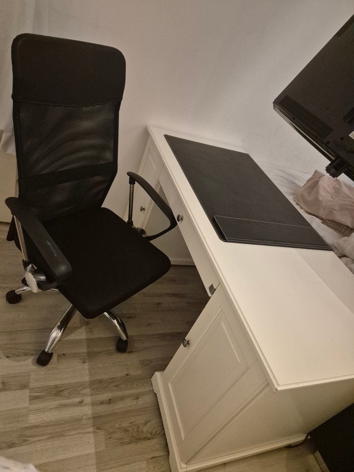 bureau plus bureaustoel, Ophalen