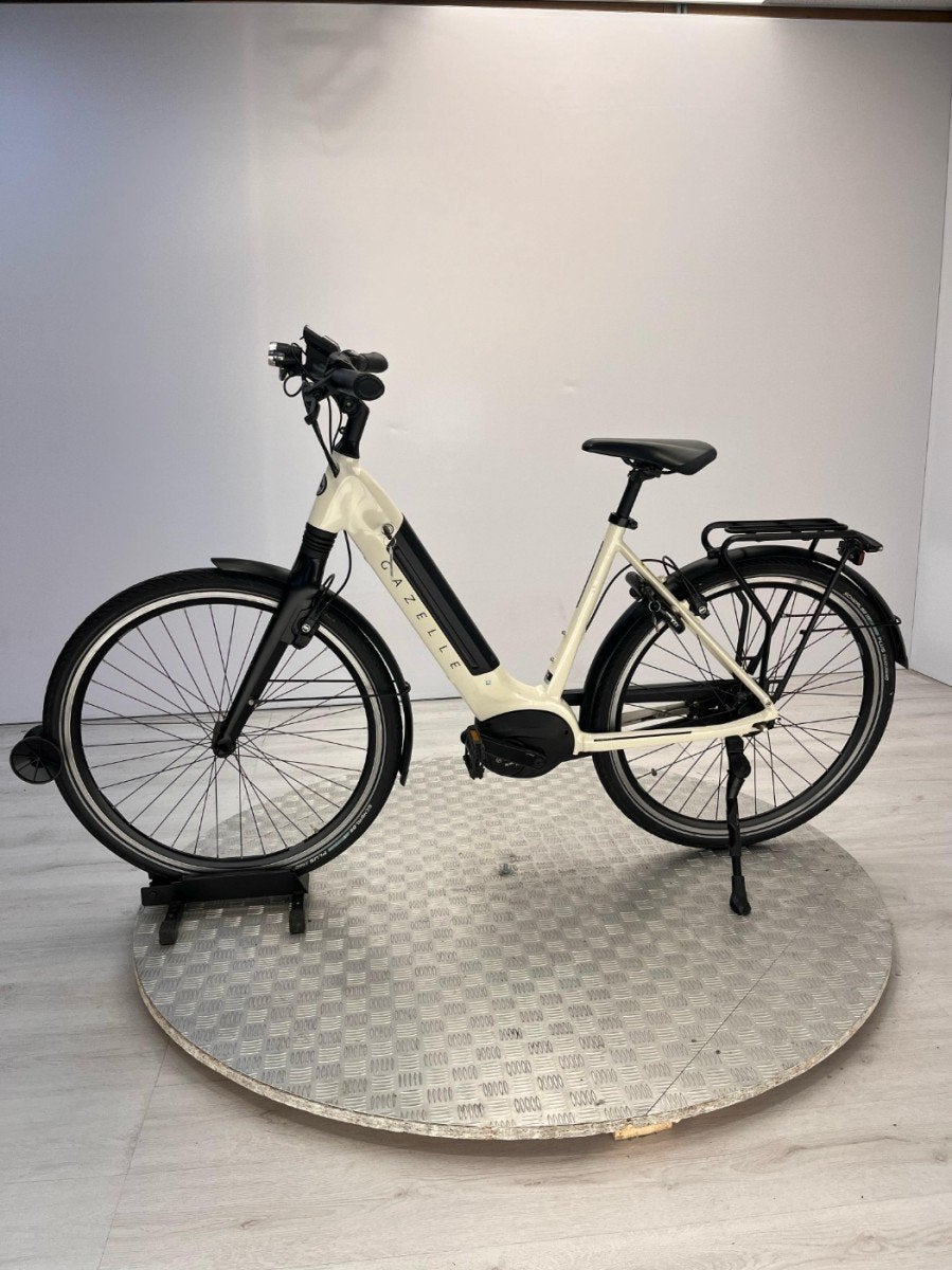 Gazelle Ultimate C8+ HMB Dames wit 53cm 2023, Fietsen en Brommers, Elektrische fietsen, Ophalen, Gebruikt, -, -