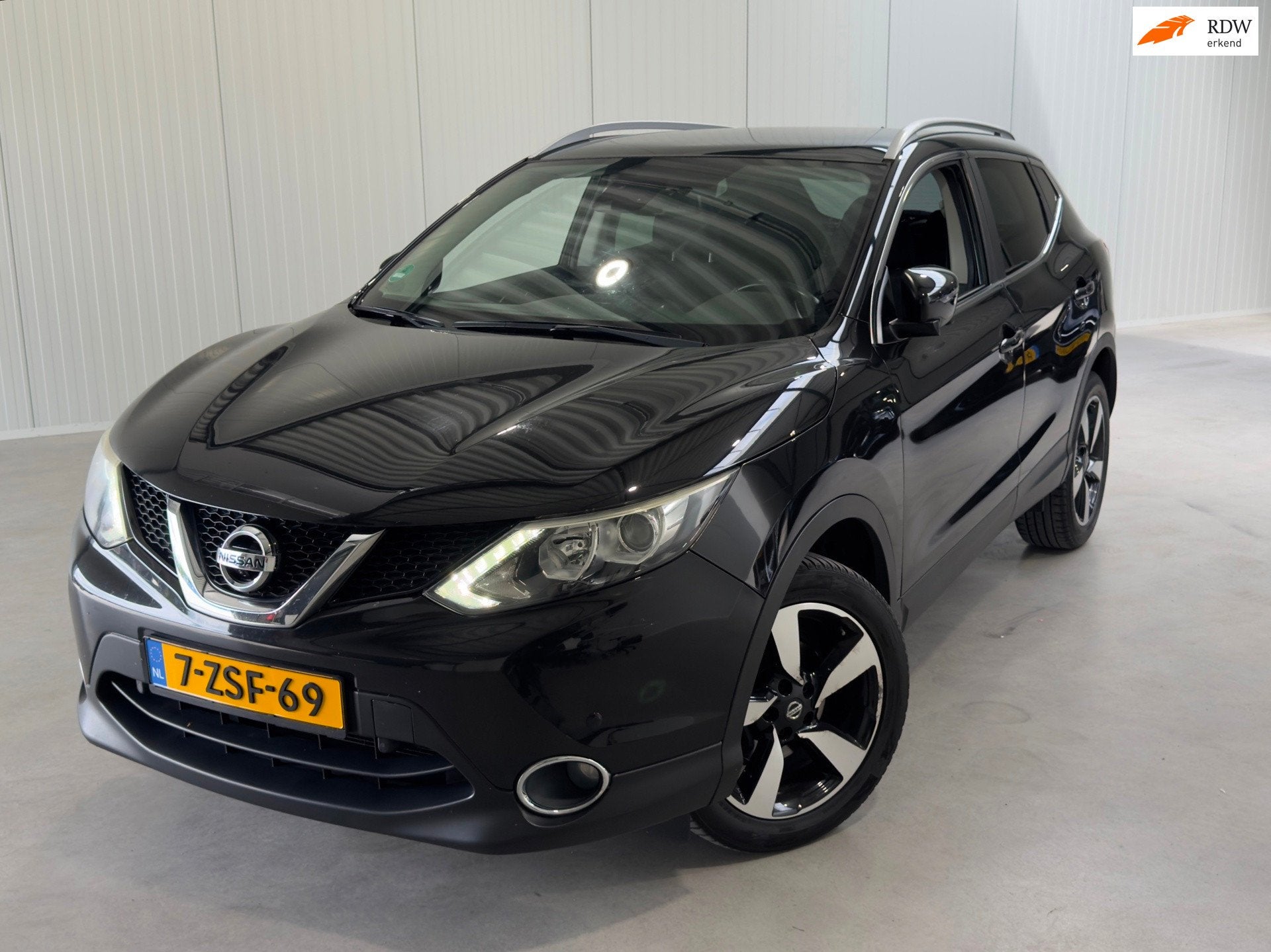 Nissan Qashqai 1.2 Connect Edition LEES ADVERTENTIE, Voorwielaandrijving, Euro 5, Stof, Gebruikt