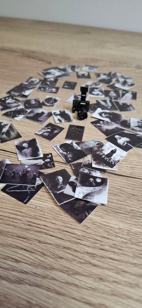poppenhuis set: Mini camera met mini horror foto's, Poppenhuis, Onbekend, Nieuw, Ophalen of Verzenden