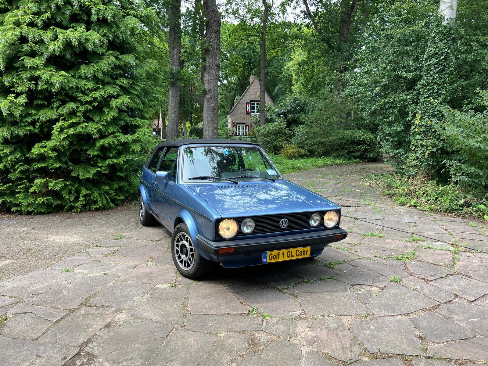 Golf 1 Cabriolet 1984 Volkswagen Blauw, Voorwielaandrijving, Zwart, 4 cilinders, Cabriolet