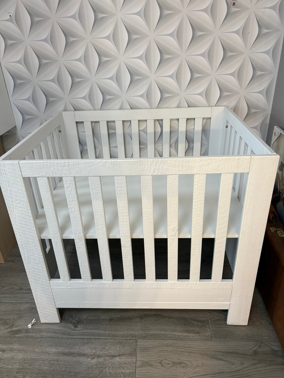 Mooie witte baby-/peuterbox inclusief matras te koop, Kinderen en Baby's, Boxen, Ophalen, Gebruikt