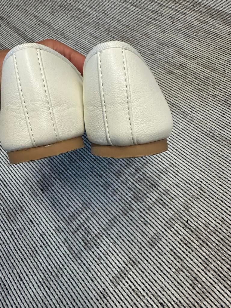 Witte ballerina's met strikje - Primark, Dieren en Toebehoren, Ophalen of Verzenden, Zo goed als nieuw
