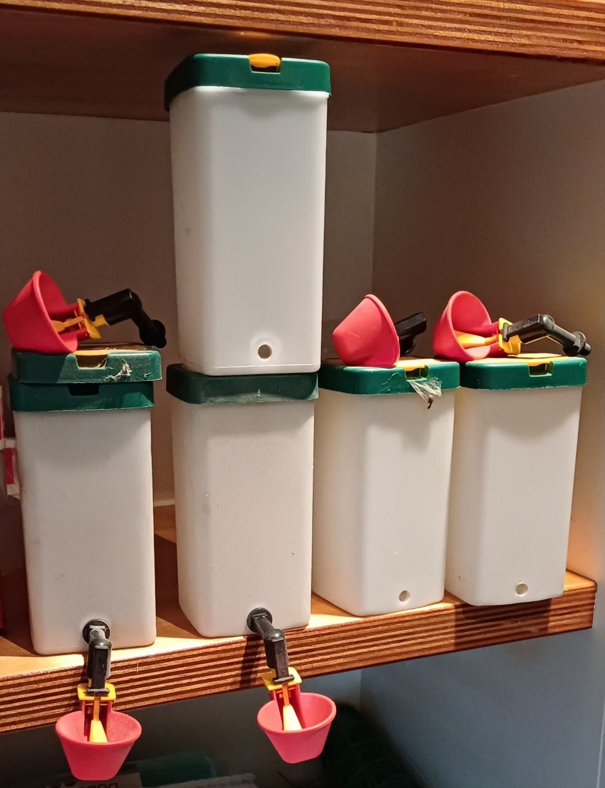 Drinkenbakken 1L kuiken en kip, Ophalen of Verzenden, Gebruikt, Drinken en Voederen