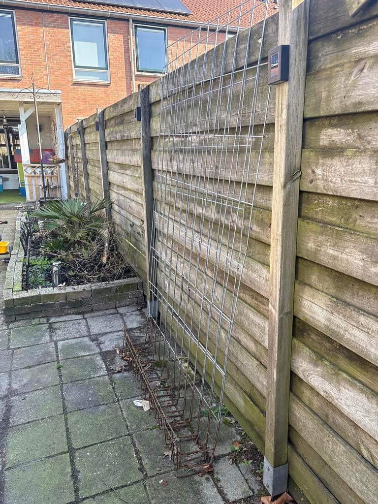 Metalen plantenrek 2 stuks, Tuin en Terras, Tuinhekken en Hekwerk, Ophalen, Gebruikt, IJzer, Gaashekwerk