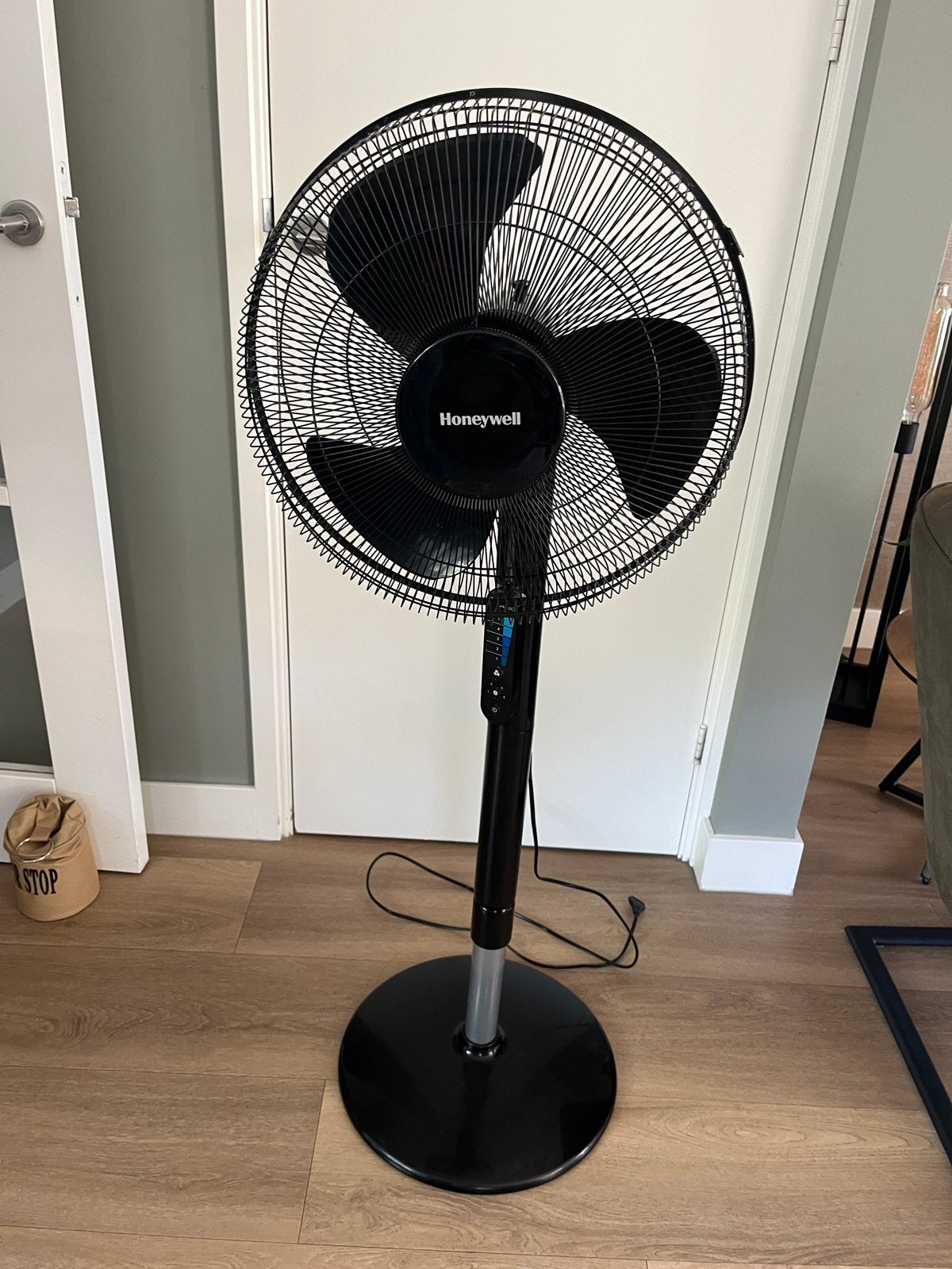 Honeywell QuietSet Statiefventilator - Zwart, Ophalen, Gebruikt, Statiefventilator