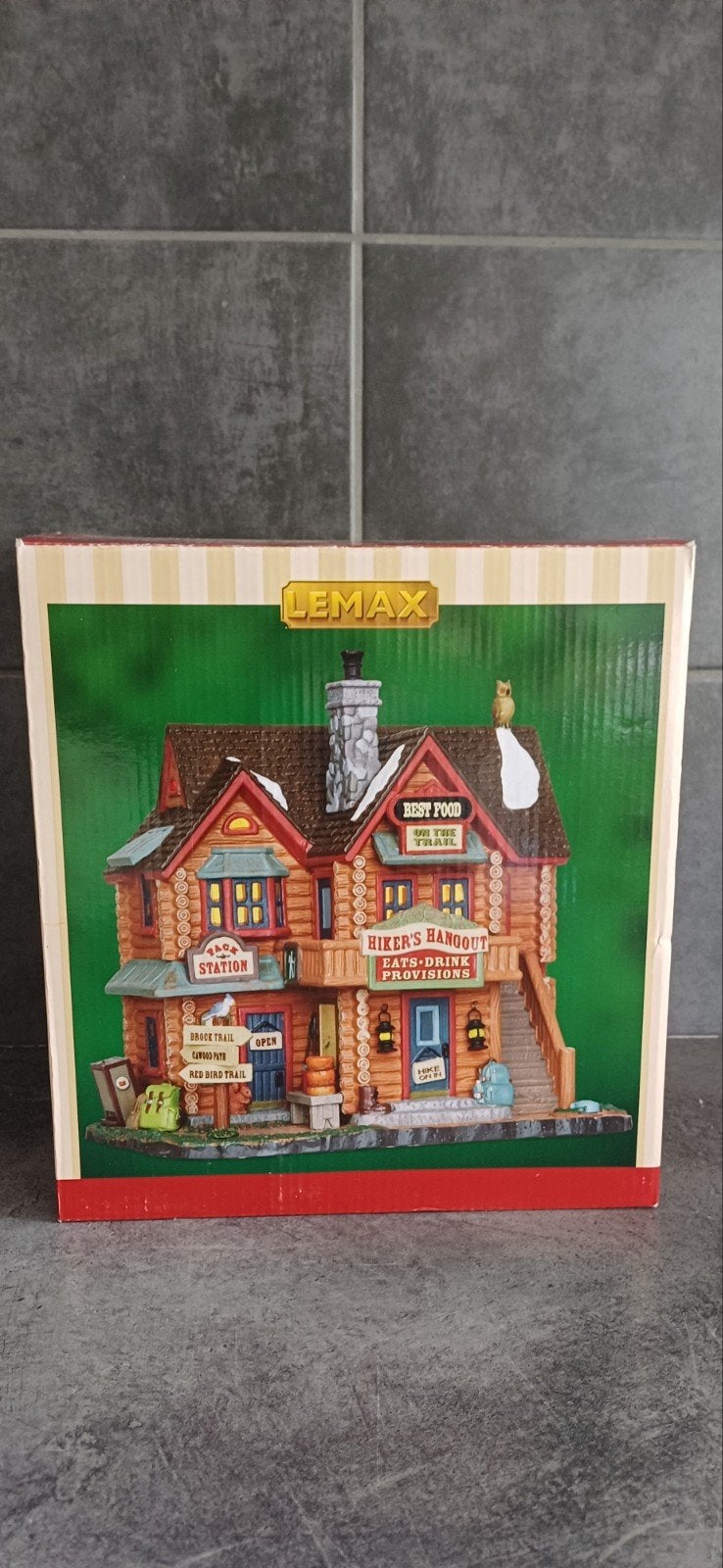 Lemax Hiker's Hangout retired, Diversen, Kerst, Ophalen of Verzenden, Zo goed als nieuw