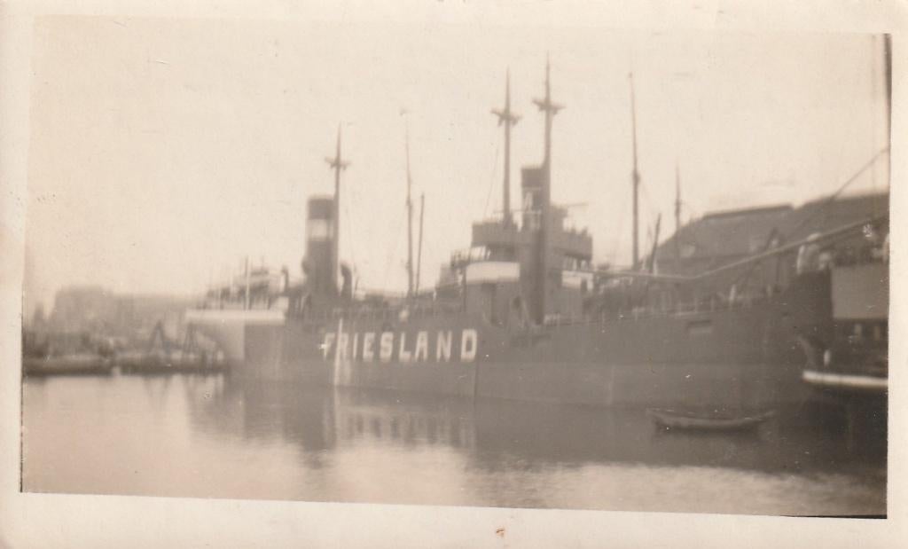 Fotootje met schip Friesland, Verzenden, Zo goed als nieuw, Kaart, Foto of Prent