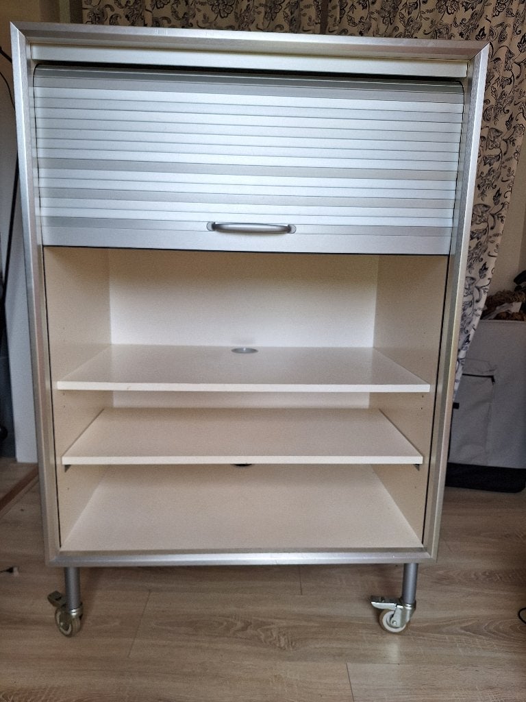 Moderne rolkast, tv meubel, Ophalen, Gebruikt, 100 tot 150 cm, 50 tot 100 cm