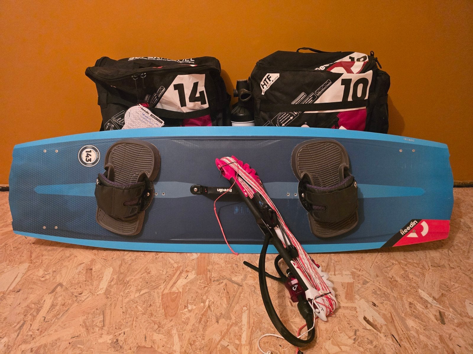Complete Kitesurf Set: Reedin SuperModel HTF 10m, 14m, Board, Watersport en Boten, Kitesurfen, Twintip, Ophalen, 10 m²