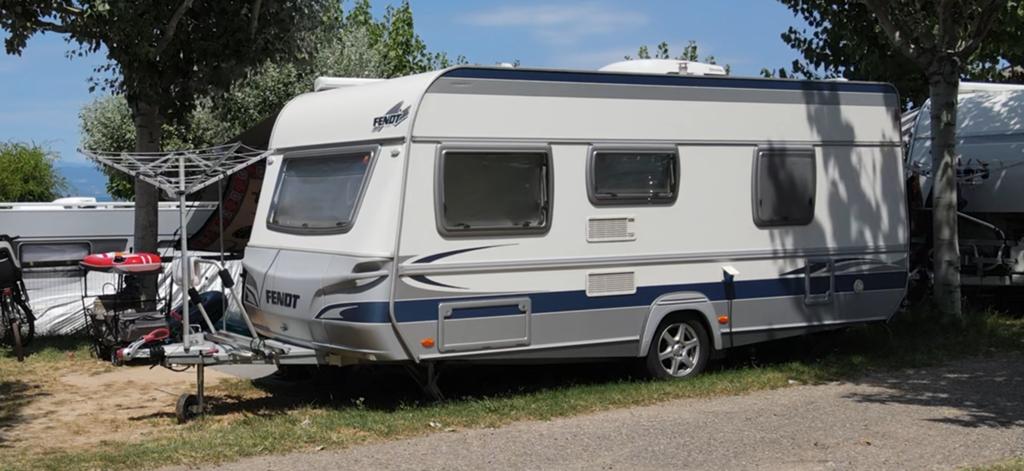 Fendt Saphir 490 TKM - Bomvol opties! Unieke samenstelling, Caravans en Kamperen, Caravans, Kachel, Rondzit, Particulier, Fendt