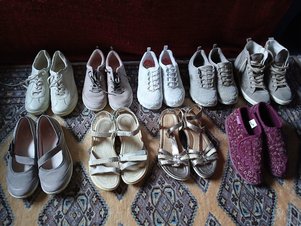 Merkschoenen dames o.a. ECCO, Skechers, Marco Tozzi, Overige kleuren, Ophalen of Verzenden, Sneakers of Gympen, Zo goed als nieuw