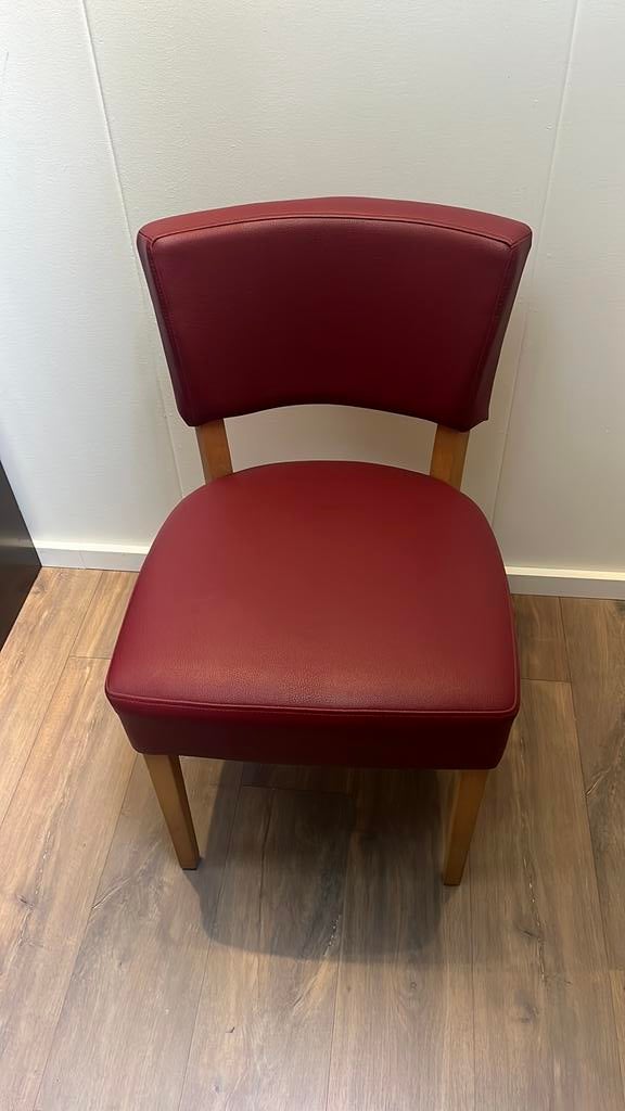 Eetkamer stoelen 4 stuks bordeaux rood, Ophalen, Kunststof, Zo goed als nieuw, Vier