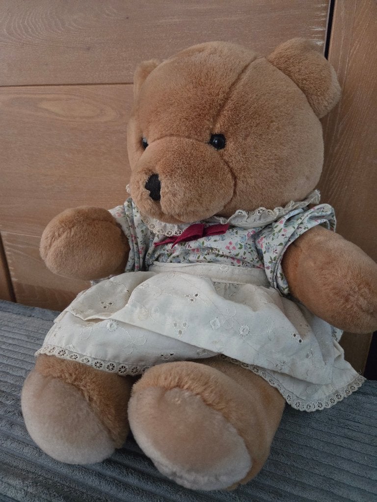 Knuffelbeer Sabine van de Bijenkorf te koop, Kinderen en Baby's, Ophalen, Gebruikt, Beer