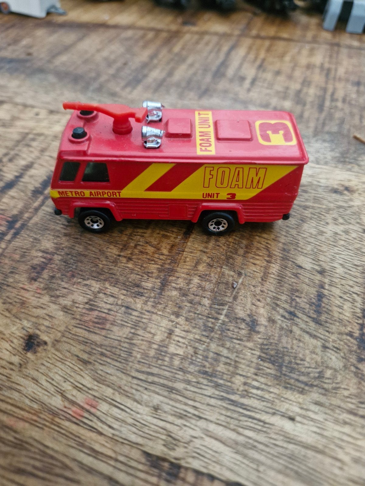 Matchbox Metro Airport Foam Unit 3 Brandweerwagen, Ophalen of Verzenden, Gebruikt