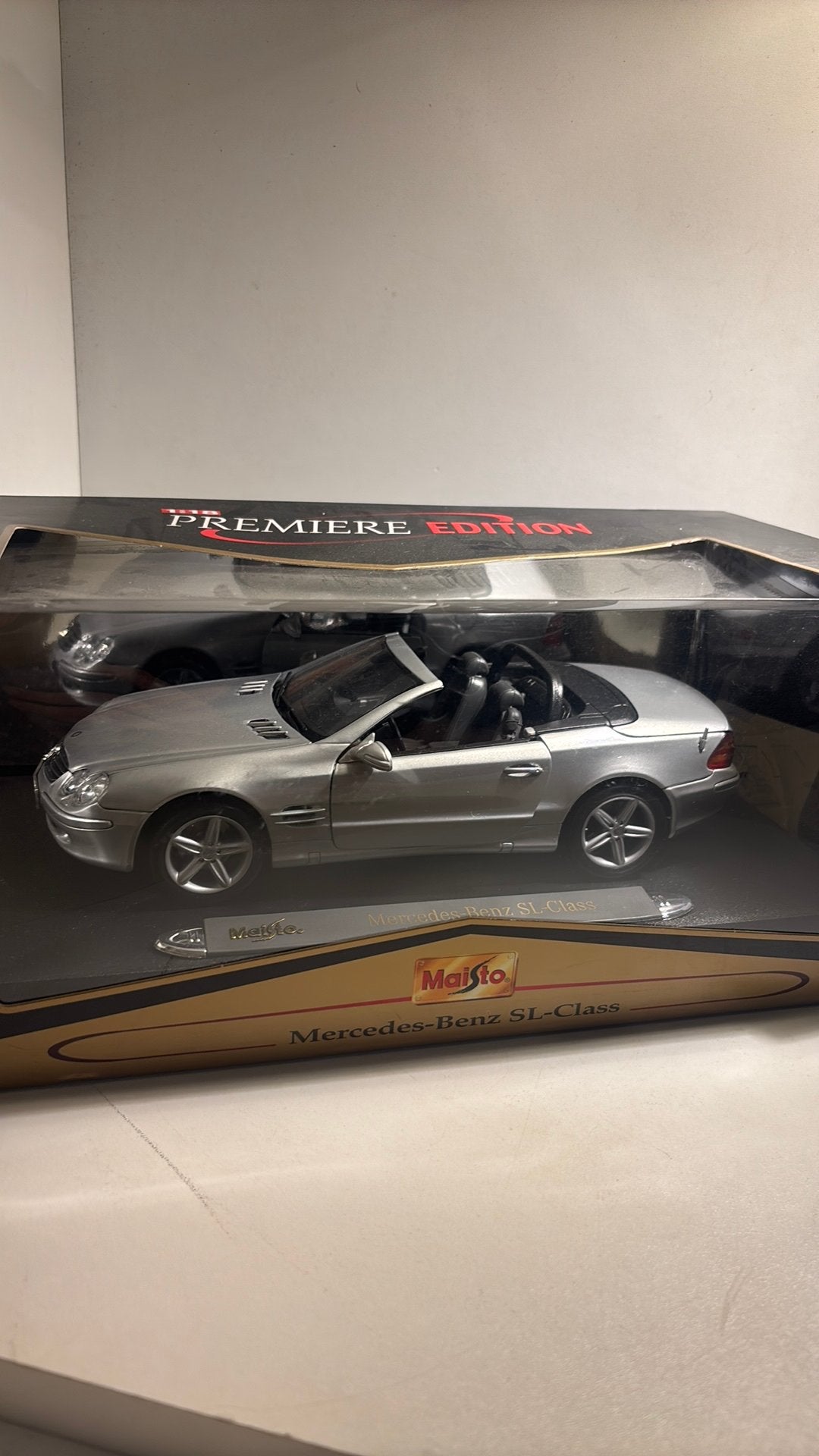 Mercedes benz sl class grey maisto 1.18, Hobby en Vrije tijd, Maisto, Ophalen of Verzenden, A, A