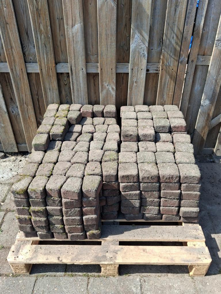 Gratis klinkers voor tuin of oprit, Gebruikt, Klinkers, Ophalen of Verzenden, 10 m² of meer