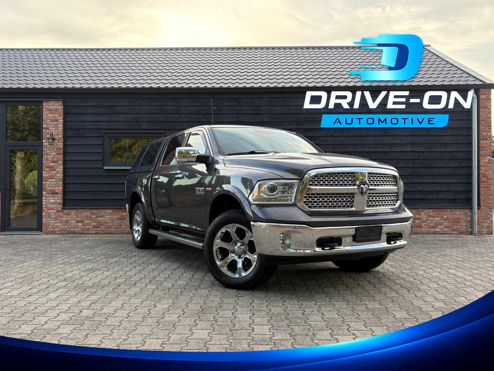 Dodge Ram 1500 5.7 V8 4x4 - Laramie - Hardtop - Nieuwstaat -, Auto's, Automaat, Stoelverwarming, Gebruikt, 5654 cc