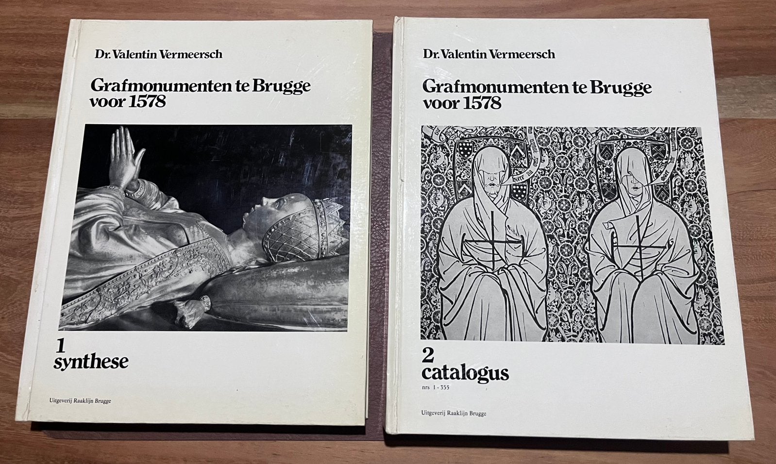 Boek - Grafmonumenten te Brugge voor 1578 - 2 Delen, Ophalen of Verzenden, 15e en 16e eeuw, Gelezen, Europa