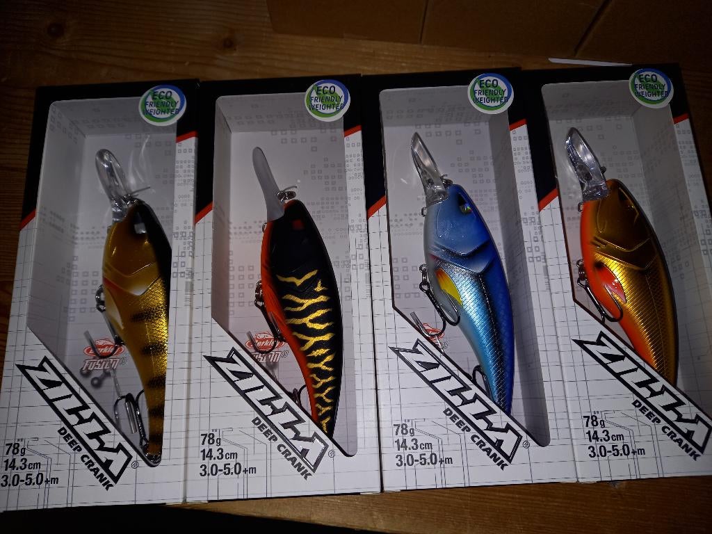 4 stuks voor €40....Berkley Zilla Deep Crank 143 (4 kleuren), Watersport en Boten, Tinstraat, Nieuw, Ophalen of Verzenden, Info@purefishing.com