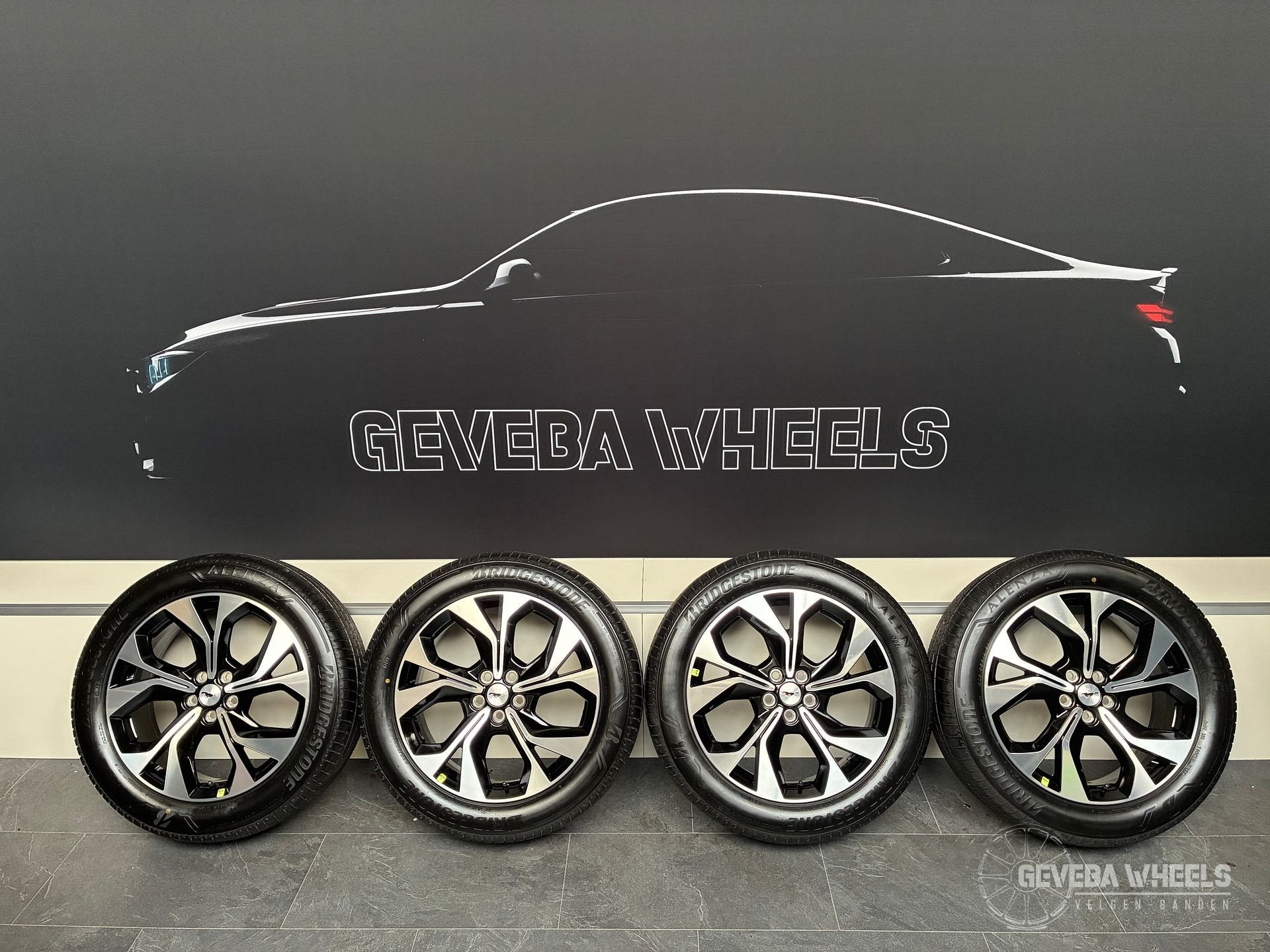 19” originele Ford Mustang Mach-e velgen + banden 5x108 LJ8C, 19 inch, Gebruikt, -, -