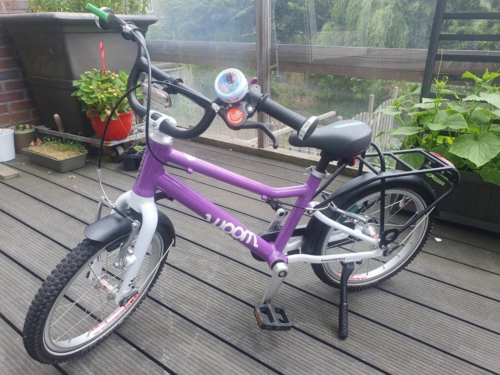 Woom 3 kinderfiets met helm, spatborden, standaard en drager, Ophalen, Zo goed als nieuw, 16 tot 20 inch