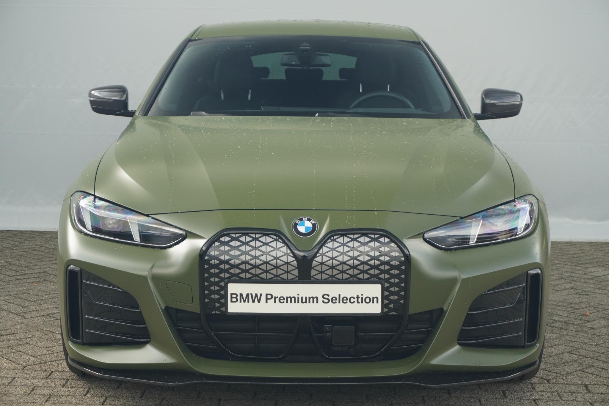 BMW i4 eDrive40 | M Sportpakket | Comfort Acces | Trekhaak |, Auto's, Achterwielaandrijving, Zwart, Met garantie (alle), 2020 kg