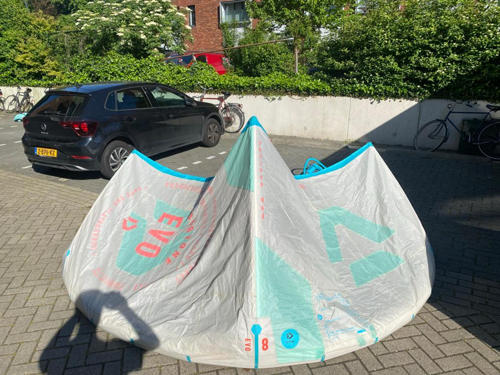 Duotone Evo 8m² Kite - 2022, wit, Gebruikt, 8 m², Geen board, Ophalen of Verzenden