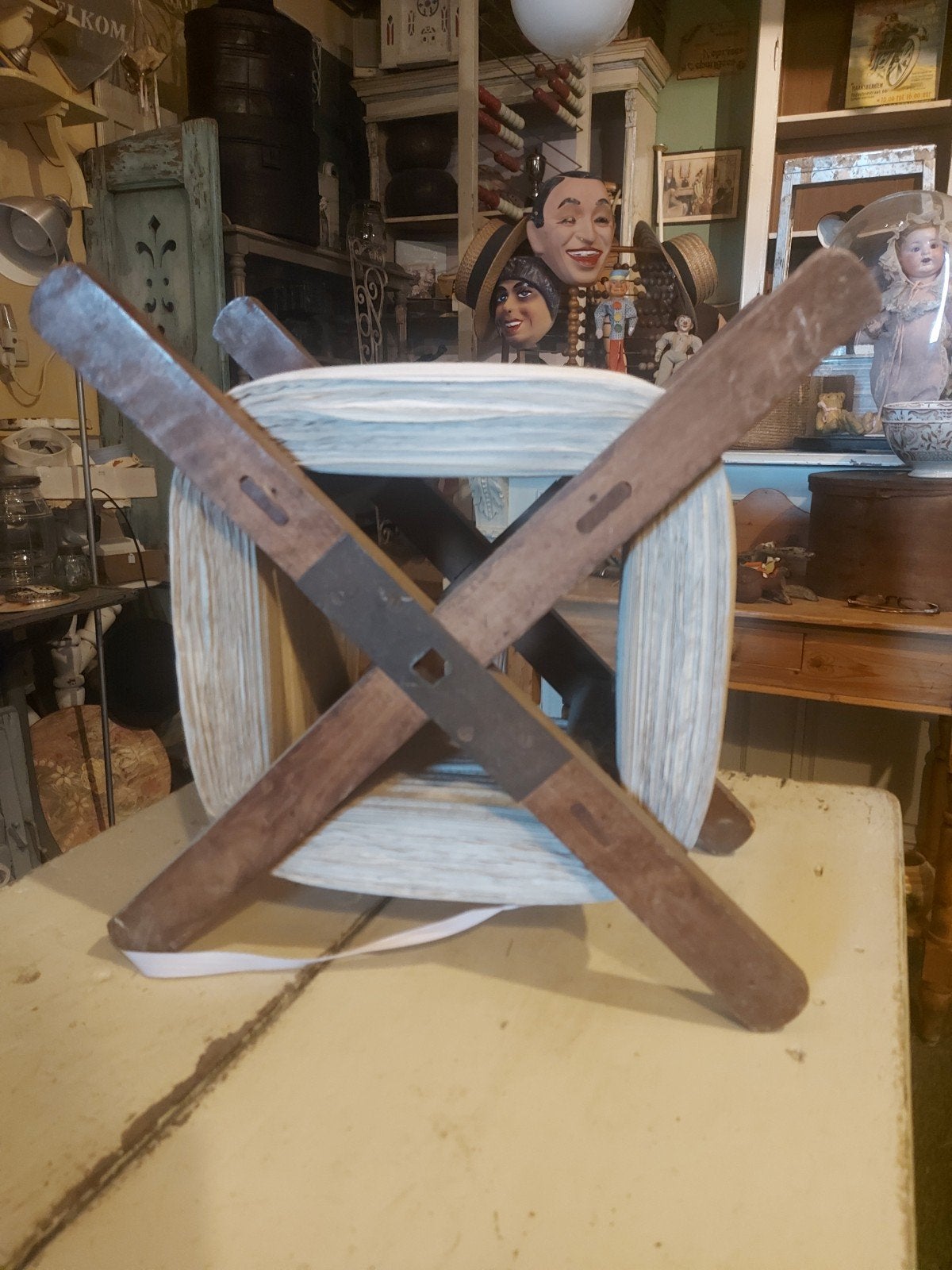 Antieke industriële houten fabrieksmal met lint, Ophalen of Verzenden
