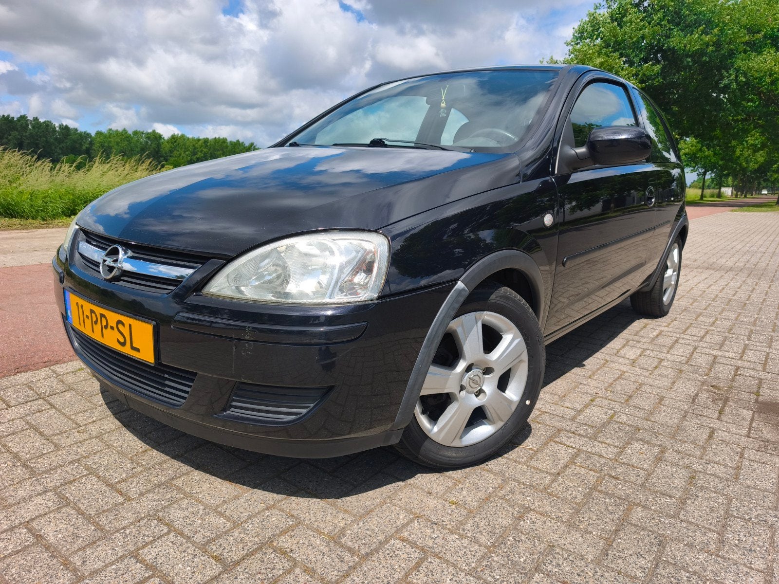 Opel Corsa 1.4 3D 2004 Zwart, Auto's, Opel, Particulier, Corsa, Benzine, C, Hatchback, Handgeschakeld, Origineel Nederlands, Zwart