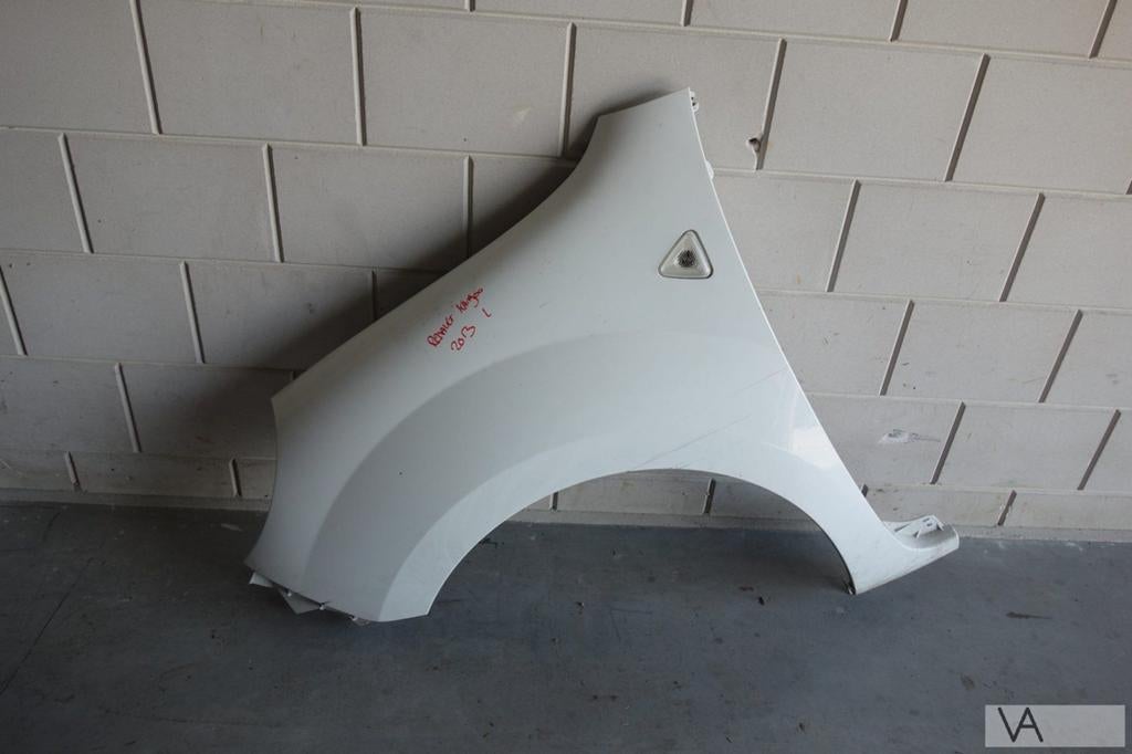 Voorscherm spatbord wit Renault Kangoo 2008 - 2013 €50, Gebruikt, -, Renault, -