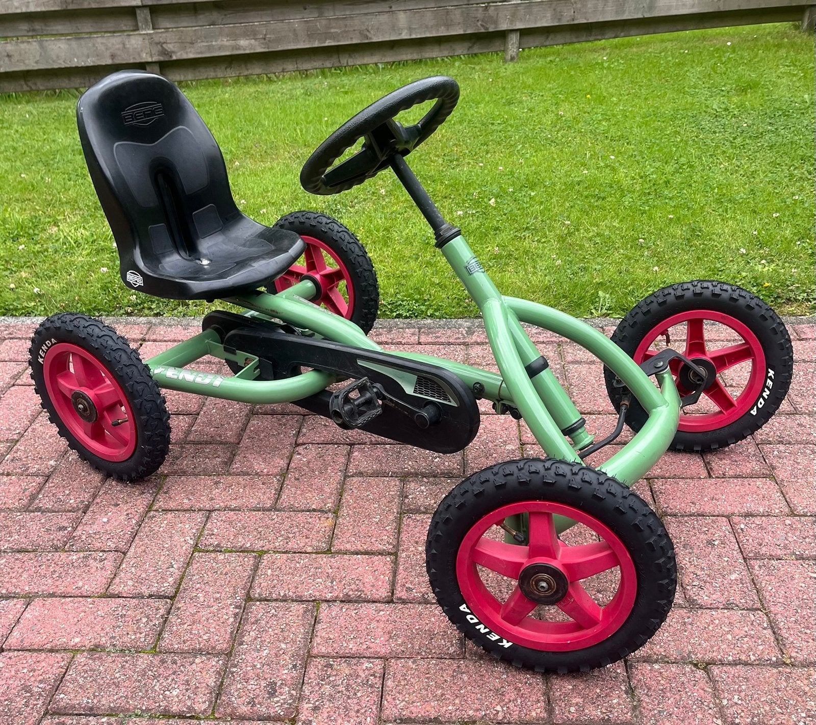 Berg Buddy Fendt skelter met nieuwe banden, Kinderen en Baby's, Speelgoed | Buiten | Skelters, Ophalen, Gebruikt, Berg, Vrijloopautomaat
