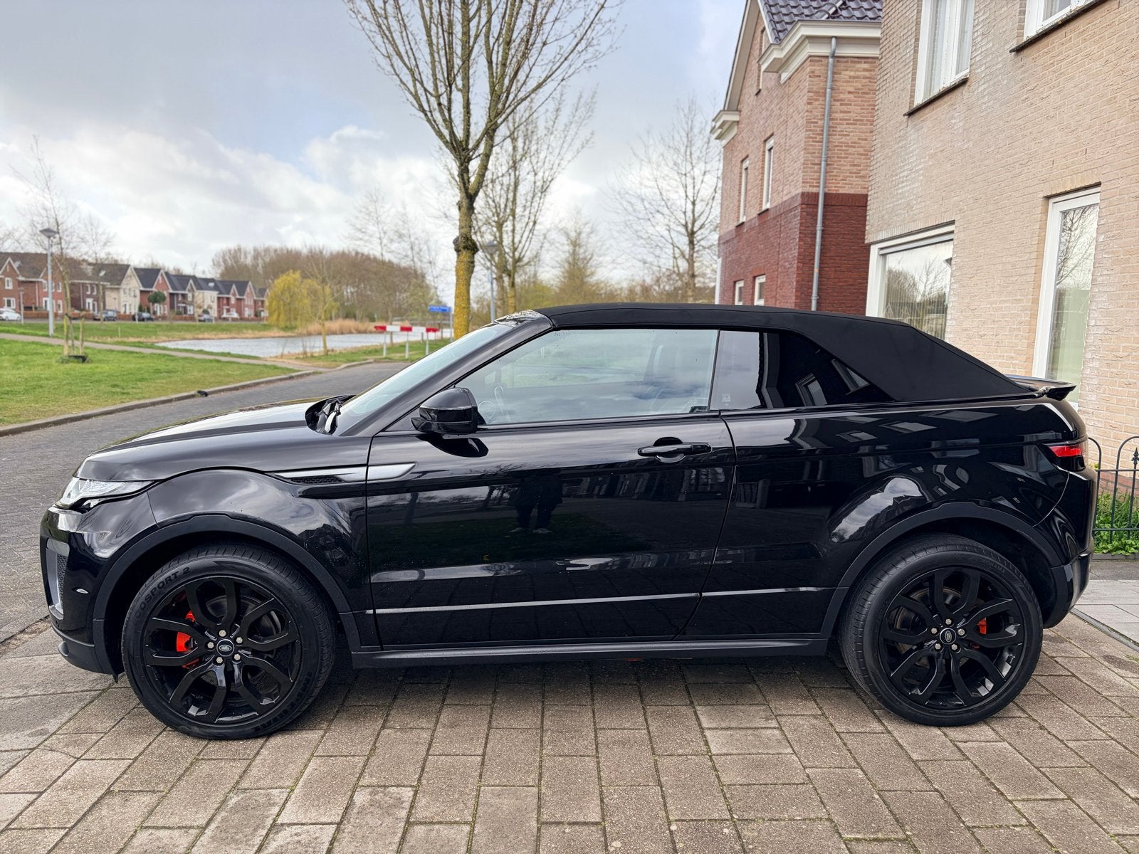 Land Rover Range Rover Evoque 2.0 TD4 4WD Convertible AUT, Auto's, Automaat, 2005 kg, 4 cilinders, 241 €/maand