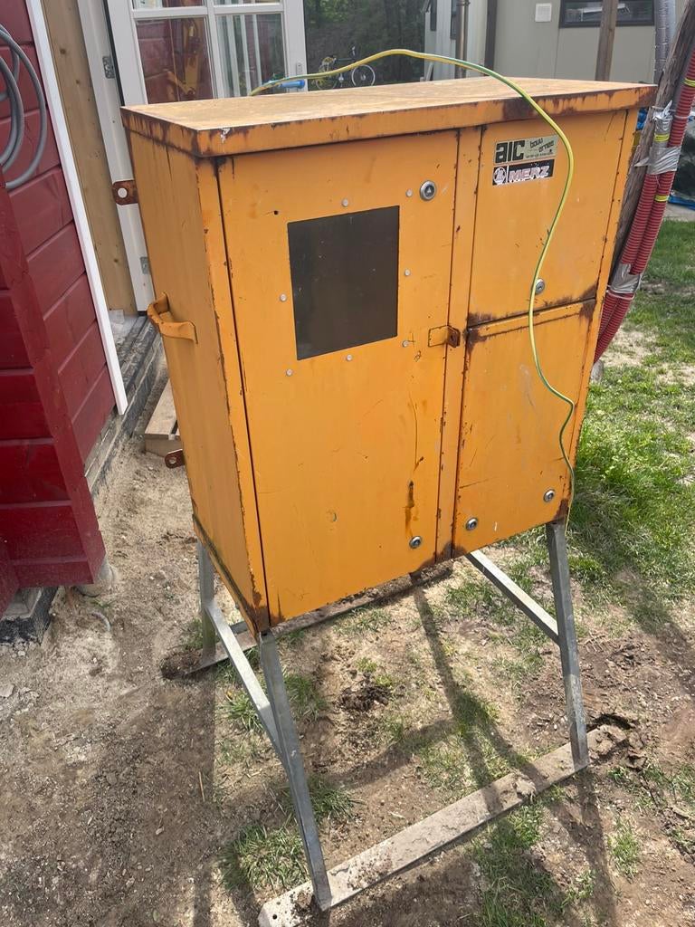 Te koop: Bouwmeterkast, bouwstroom, elektrakast goede staat, Doe-het-zelf en Verbouw, Ophalen, Zo goed als nieuw