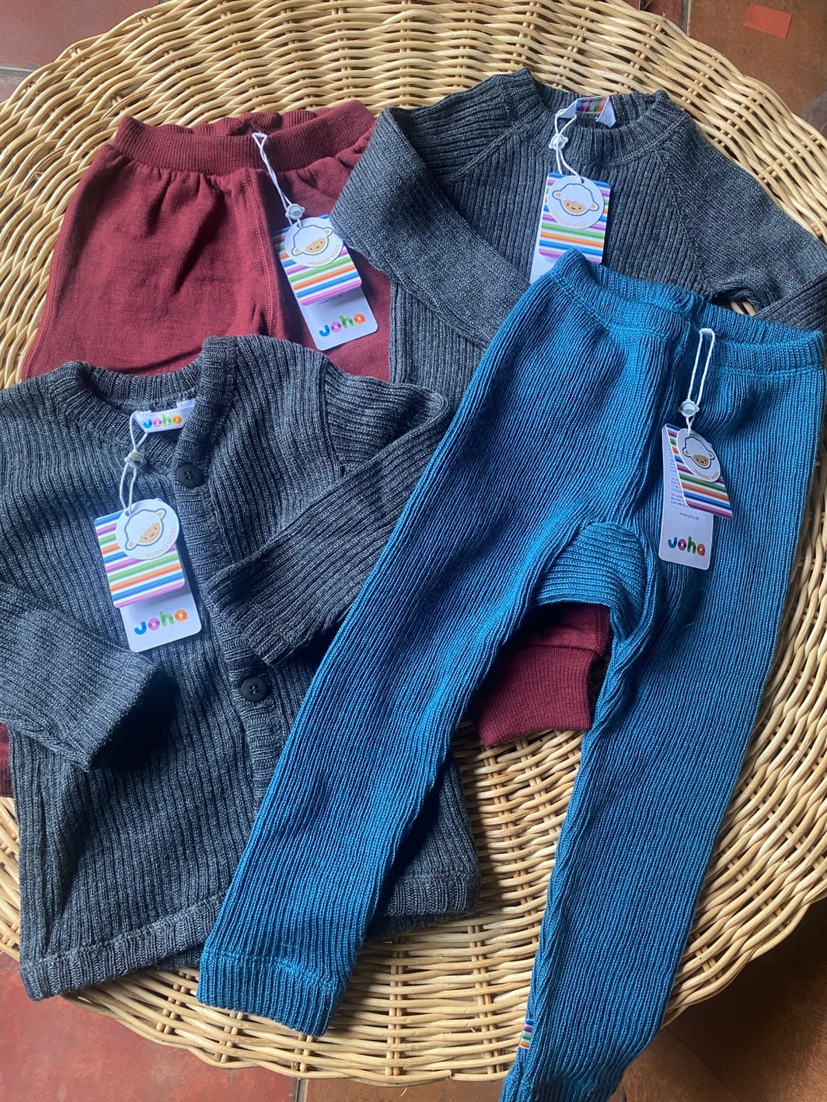 Prachtige merinowollen kleding JOHA mt 86/92, Ophalen of Verzenden, Nieuw, Jongen of Meisje, Trui of Vest