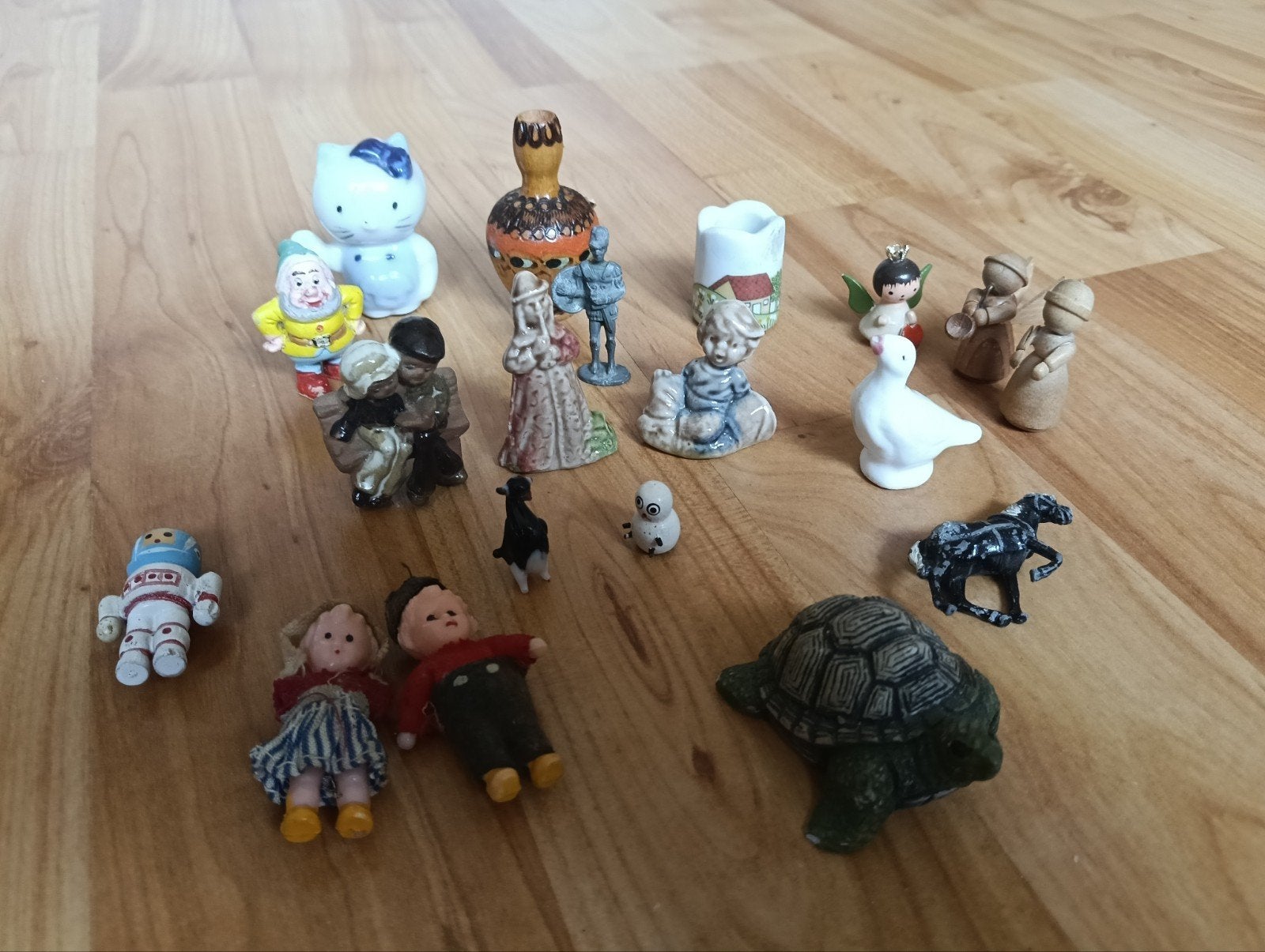 Diverse verzameling van kleine beeldjes en miniaturen, Ophalen of Verzenden, Gebruikt