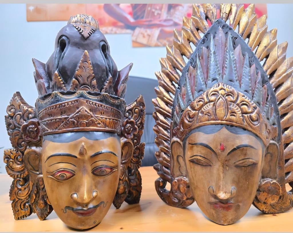 Twee houten Balinese maskers, Antiek en Kunst, Kunst | Niet-Westerse kunst, Ophalen of Verzenden